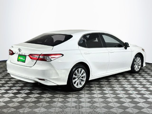 Used 2018 Toyota Camry LE FWD image 8