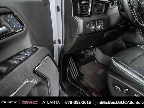 Used 2024 GMC Sierra 2500 AT4X image 6