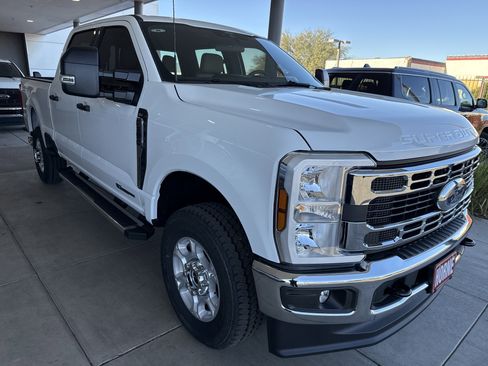 New 2026 Ford F350 XLT w/ FX4 Off-Road Package AWD/4WD image 3