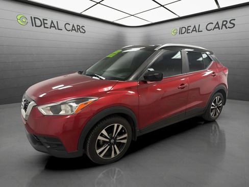 Used 2019 Nissan Kicks SV FWD image 1