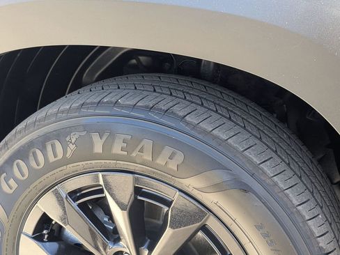 Used 2025 MAZDA CX-50 AWD 2.5 Hybrid w/ Premium Pkg image 29