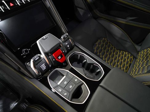 Used 2024 Lamborghini Urus S AWD/4WD image 12