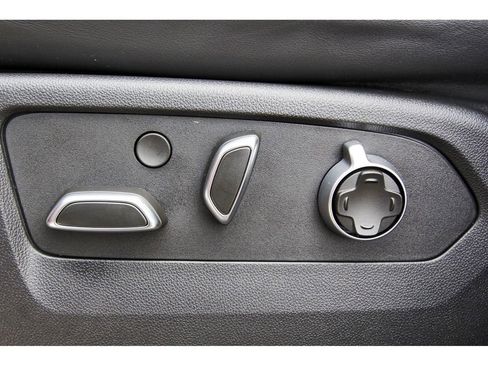 Used 2024 Cadillac Escalade V w/ LPO, ONYX Package image 29