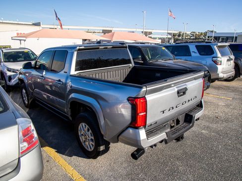 Certified 2025 Toyota Tacoma SR5 image 9