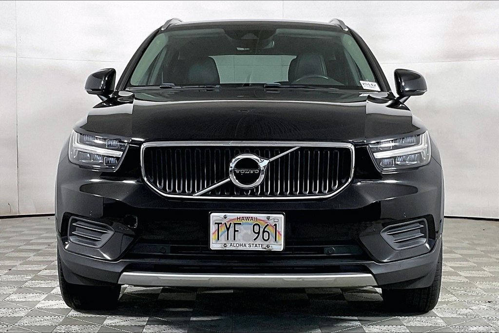 Used 2020 Volvo XC40 T4 Momentum FWD image 2