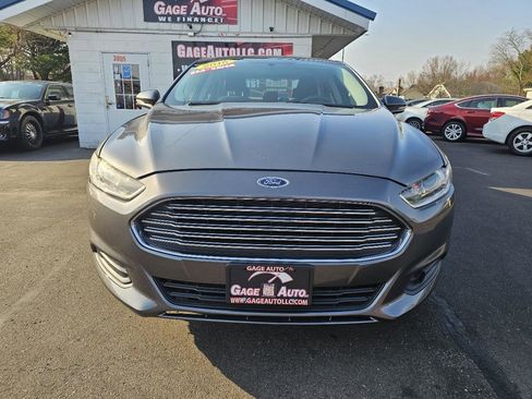 Used 2016 Ford Fusion SE image 3