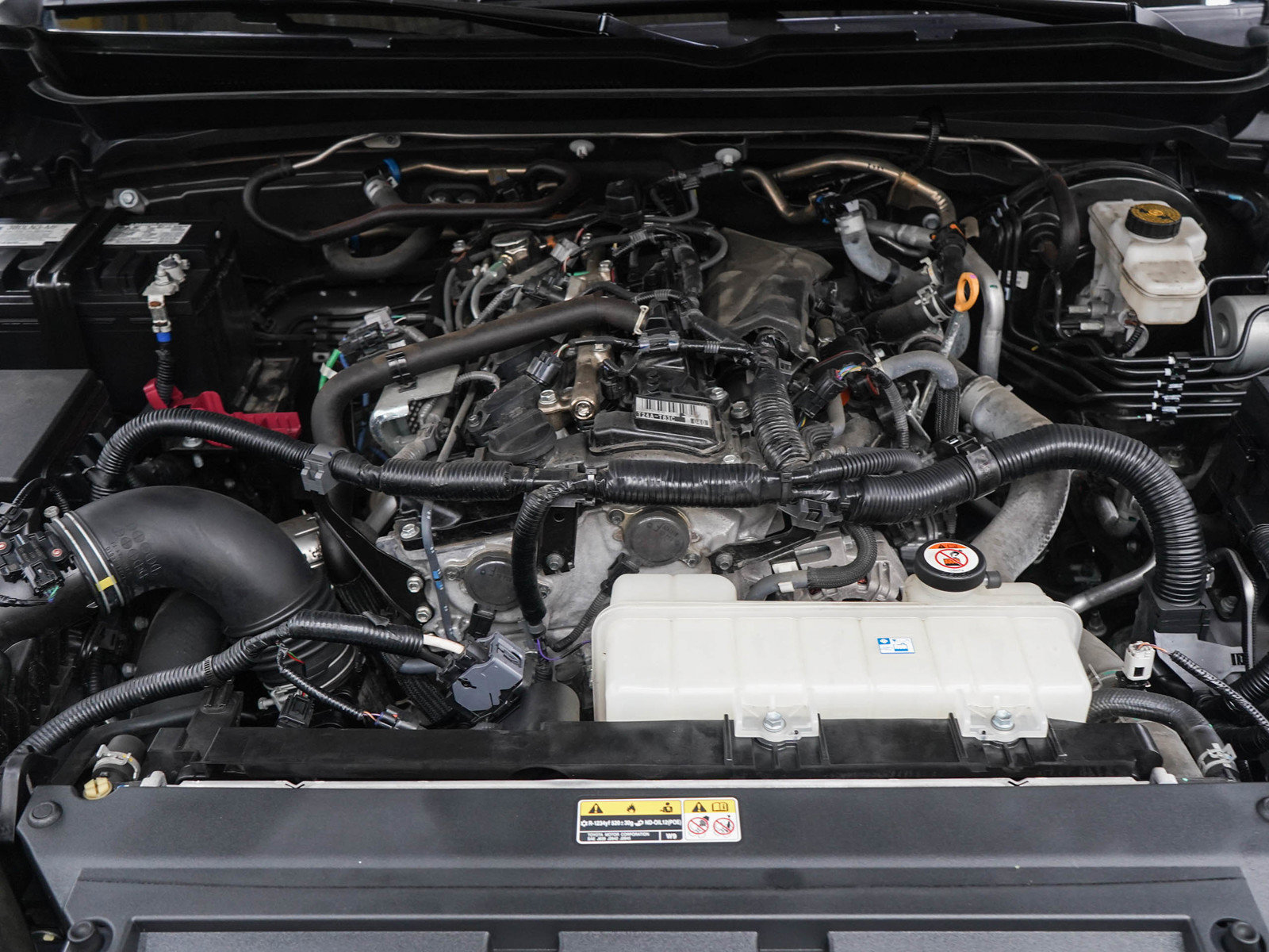 Used 2025 Toyota Tacoma SR5 AWD/4WD image 30
