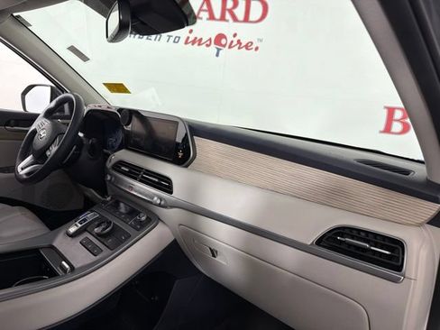 Used 2022 Hyundai Palisade SEL w/ Premium Package FWD image 17