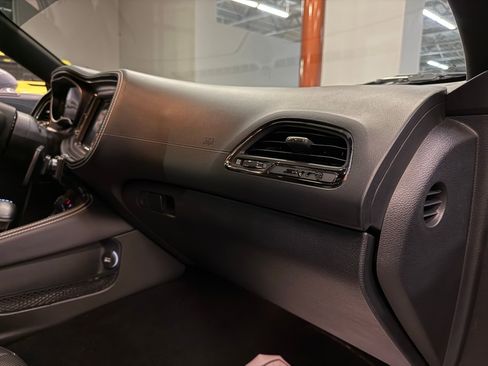 Used 2020 Dodge Challenger SRT Hellcat Redeye image 23