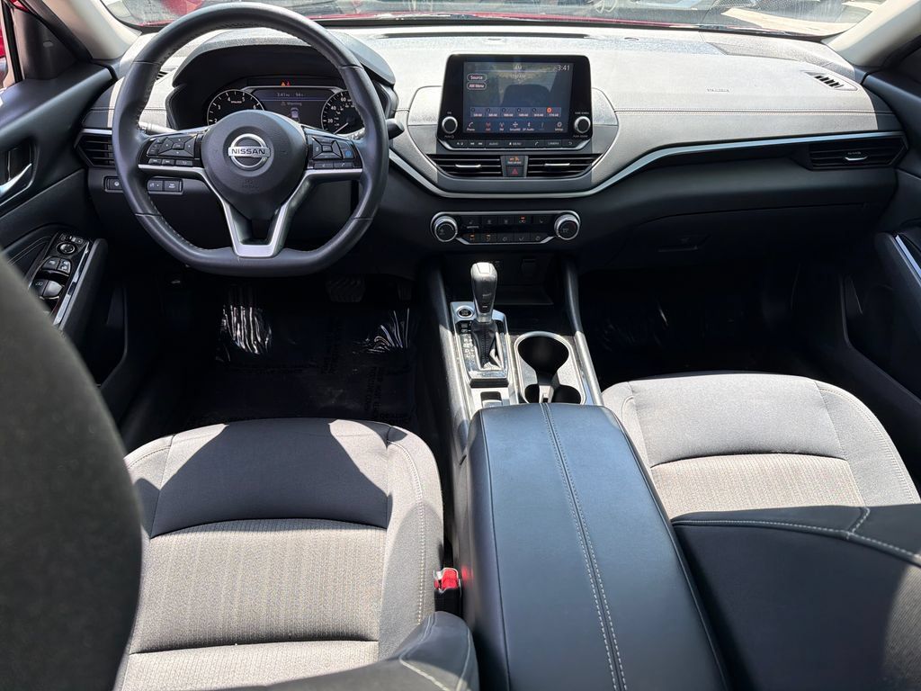 Used 2021 Nissan Altima 2.5 SV w/ SV Premium Package FWD image 15