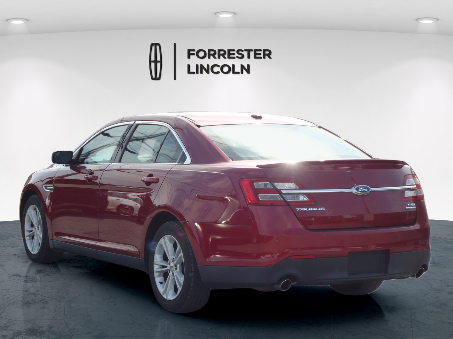 Used 2016 Ford Taurus SEL w/ Equipment Group 201A FWD image 5