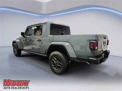 New 2025 Jeep Gladiator Sport image 3