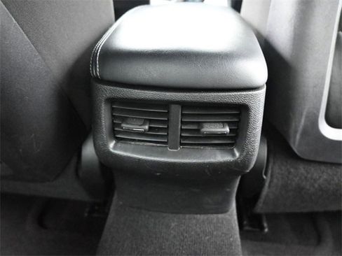 Used 2022 Dodge Challenger GT image 29