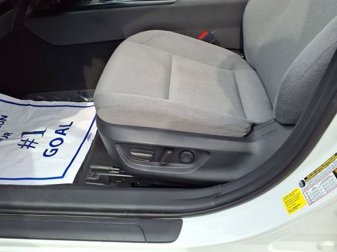 Used 2025 Toyota Camry LE w/ Convenience Package FWD image 16