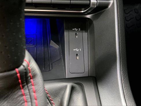 Certified 2025 Audi Q3 2.0T Premium Plus w/ Premium Plus Package image 36