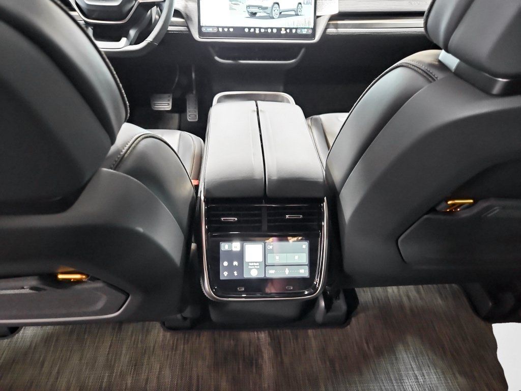 Used 2026 Rivian R1T Adventure Dual AWD/4WD image 16