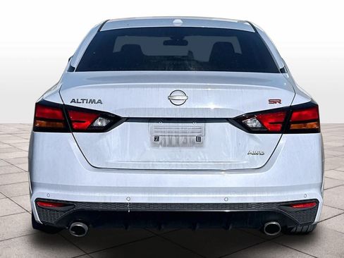 Used 2024 Nissan Altima 2.5 SR w/ SR Premium Package AWD/4WD image 8