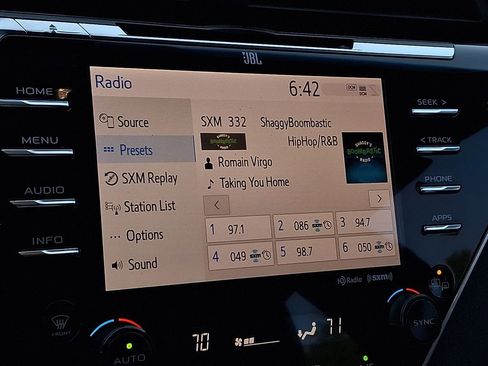 Used 2018 Toyota Camry XSE FWD image 14