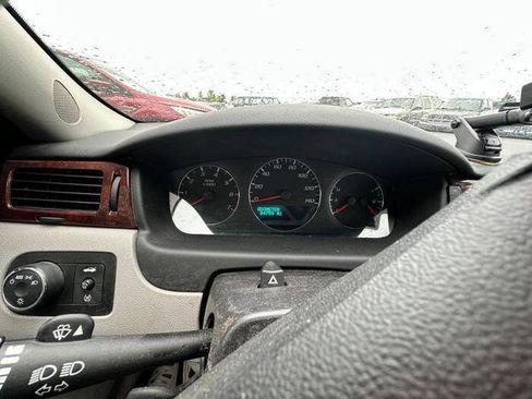 Used 2009 Chevrolet Impala LT w/ Luxury Edition Package FWD image 34