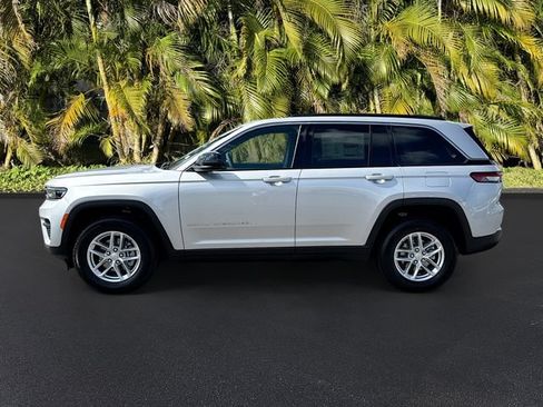 New 2026 Jeep Grand Cherokee Laredo X RWD image 2