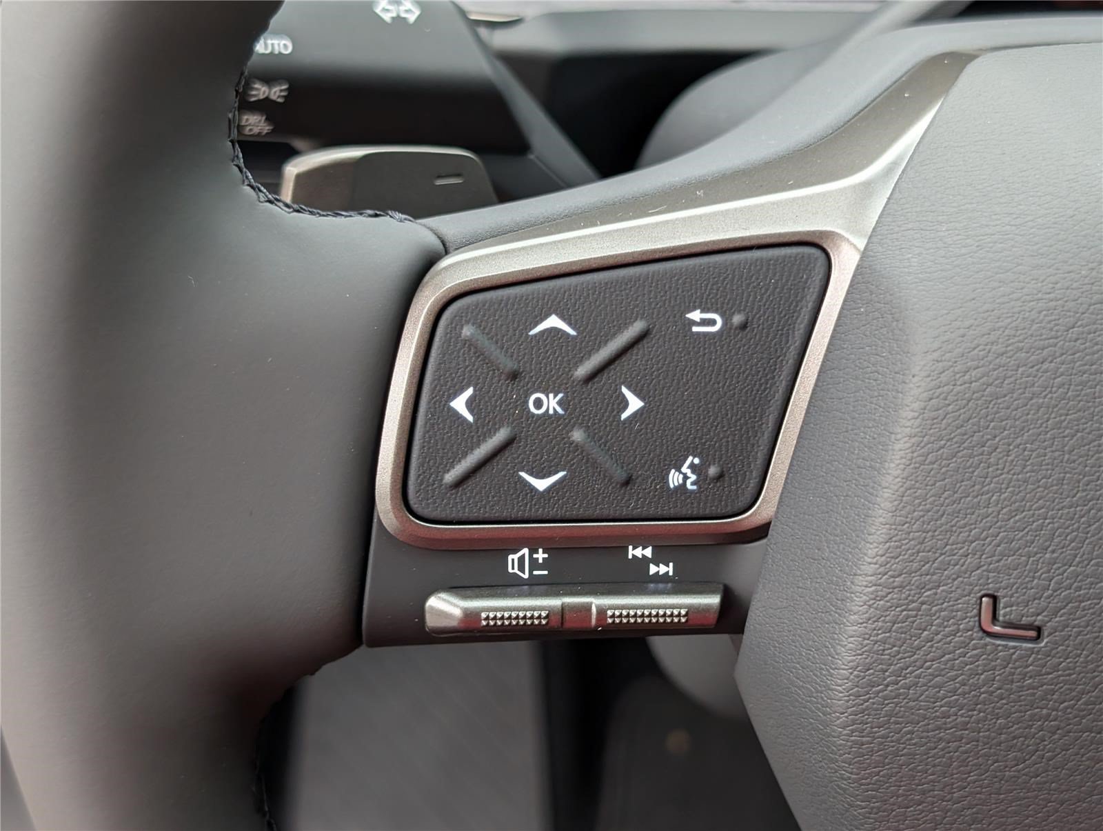 New 2026 Lexus ES 500e w/ Convenience Package AWD/4WD image 17
