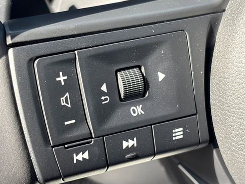 New 2025 Nissan Pathfinder SV w/ Black Appearance Package image 27