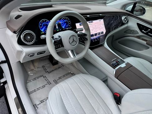 Used 2022 Mercedes-Benz EQS 580 4MATIC Sedan w/ AMG Line Interior image 23