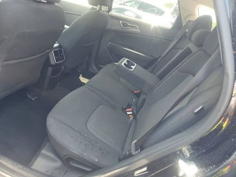 Used 2025 Kia Sportage LX FWD image 11