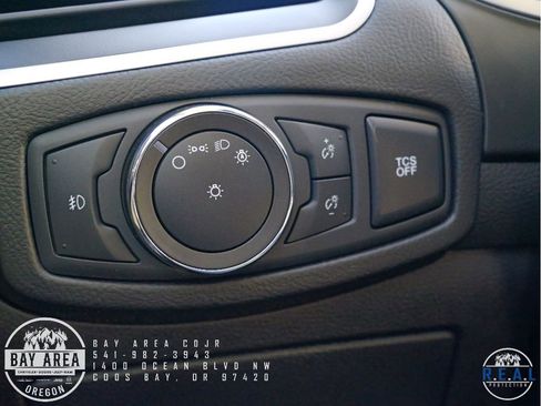 Used 2021 Ford Edge SEL image 15