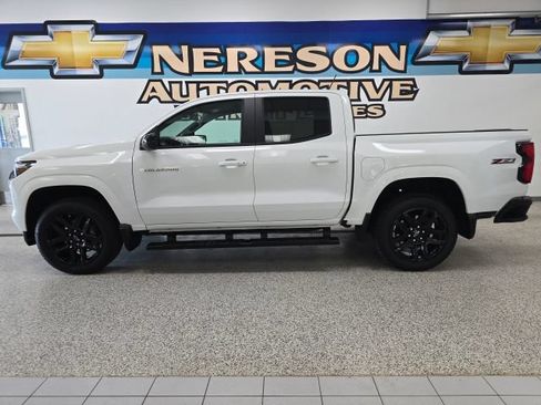 Used 2025 Chevrolet Colorado Z71 w/ Z71 Convenience Package 2 AWD/4WD image 4