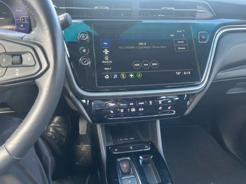 Used 2023 Chevrolet Bolt LT w/ Infotainment Package FWD image 8