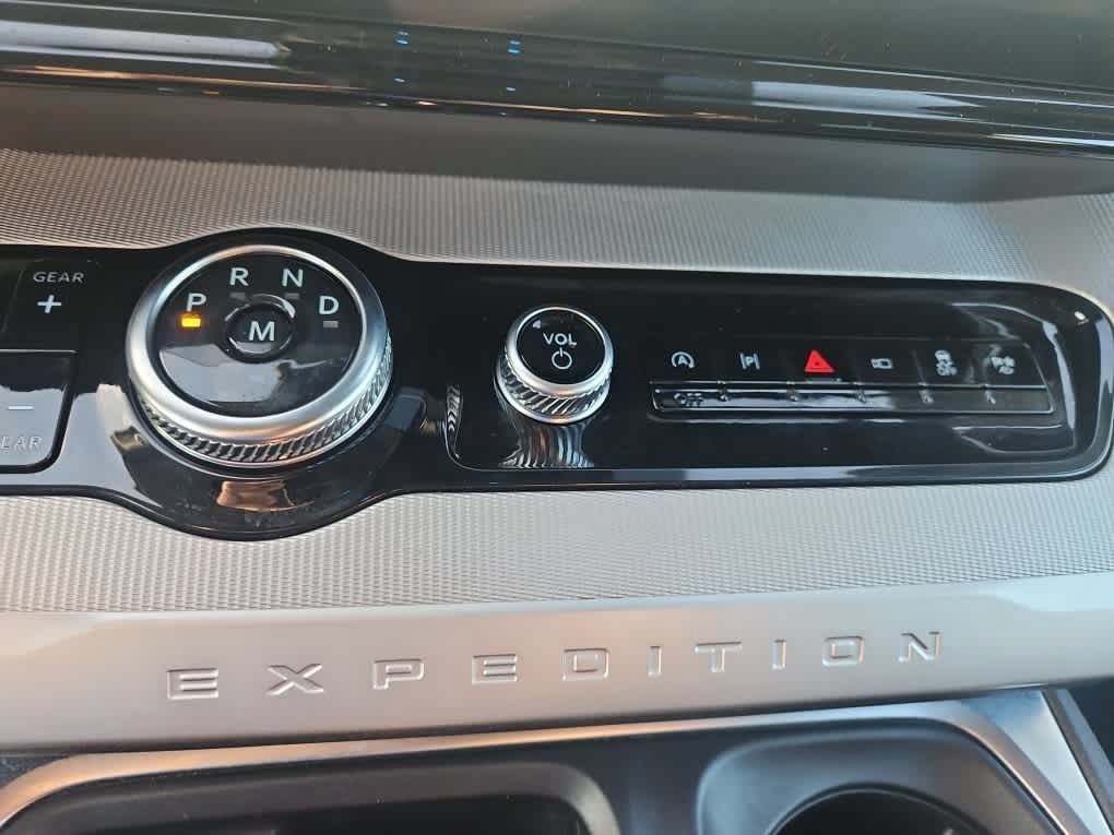 Certified 2025 Ford Expedition Max Active RWD image 19