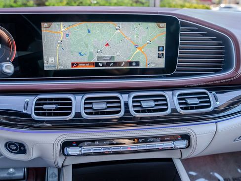 Used 2023 Mercedes-Benz Maybach GLS 600 4MATIC image 11
