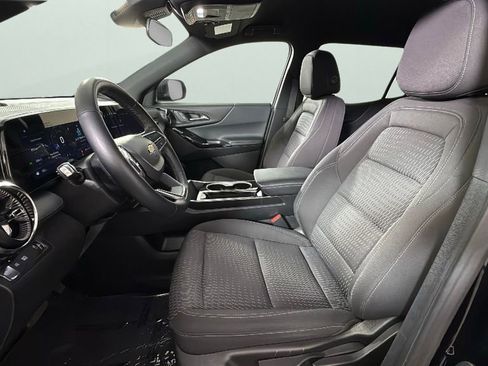 Used 2025 Chevrolet Equinox LT image 17