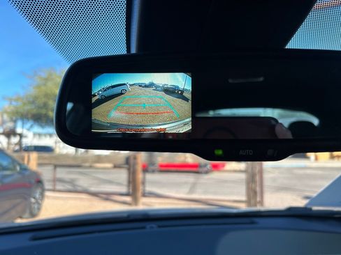 Used 2018 Toyota C-HR XLE image 17