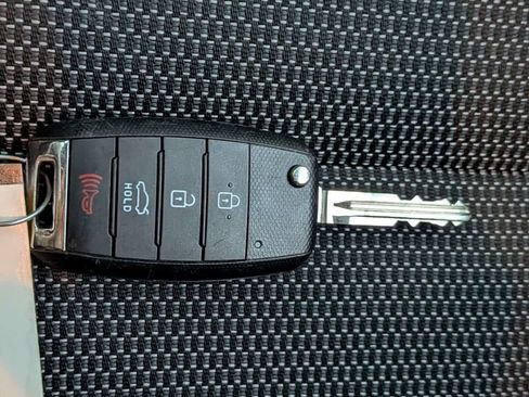 Used 2017 Kia Forte LX FWD image 27