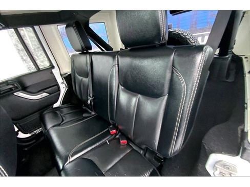 Used 2017 Jeep Wrangler Unlimited Sahara w/ LED Lighting Group image 25