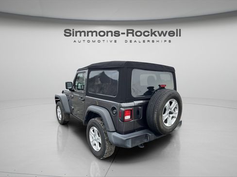 Used 2022 Jeep Wrangler Sport AWD/4WD image 3