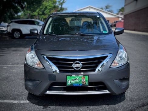 Used 2019 Nissan Versa SV FWD image 2