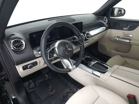 Certified 2026 Mercedes-Benz GLB 250 4MATIC image 8