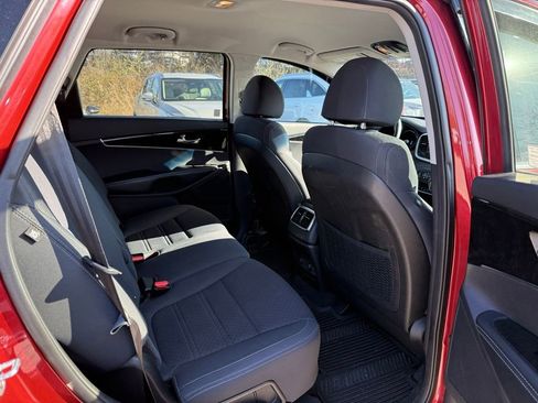 Certified 2018 Kia Sorento LX w/ LX V6 Convenience Package image 17