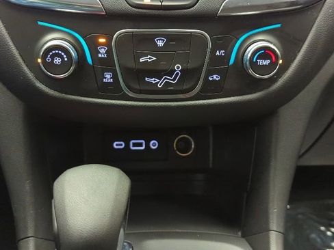 Used 2023 Chevrolet Equinox LT image 17