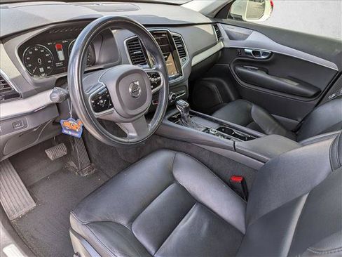 Used 2021 Volvo XC90 T5 Momentum w/ Advanced Package AWD/4WD image 9