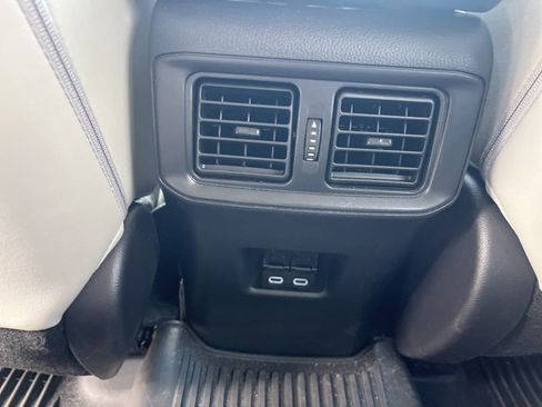 Used 2023 Toyota RAV4 XLE Premium FWD image 4
