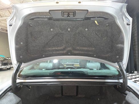 Used 2005 Jaguar S-TYPE R RWD image 40