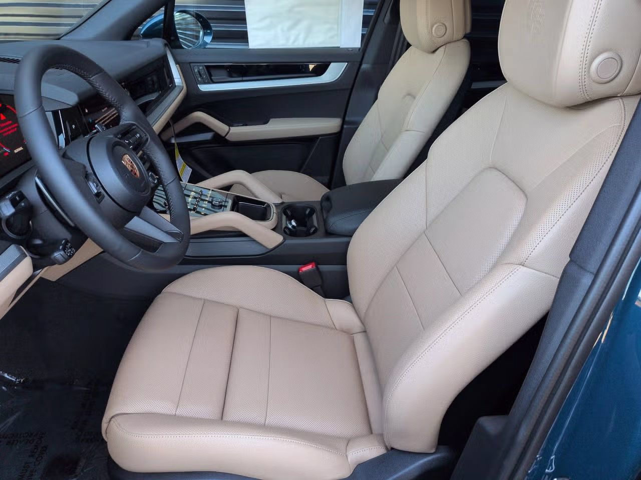 Certified 2026 Porsche Cayenne AWD/4WD image 5