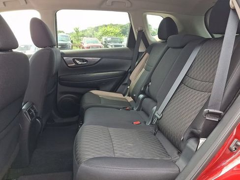 Used 2019 Nissan Rogue SV AWD/4WD image 18