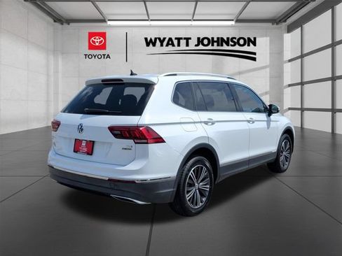 Used 2018 Volkswagen Tiguan SEL AWD/4WD image 5