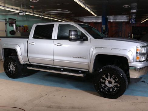 Used 2015 Chevrolet Silverado 1500 LT AWD/4WD image 3