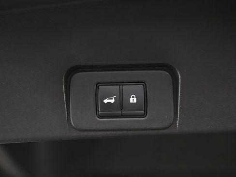 Used 2023 Nissan Rogue SV w/ SV Premium B Package image 17